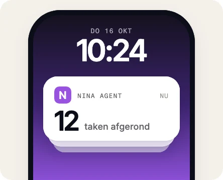 Lockscreen met een stapel meldingen en 12 taken afgerond